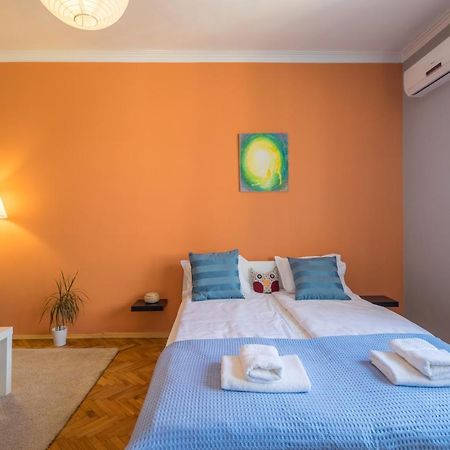 Artistic & Spacious 2Bd Central Apt By Flat Mаnager София Экстерьер фото