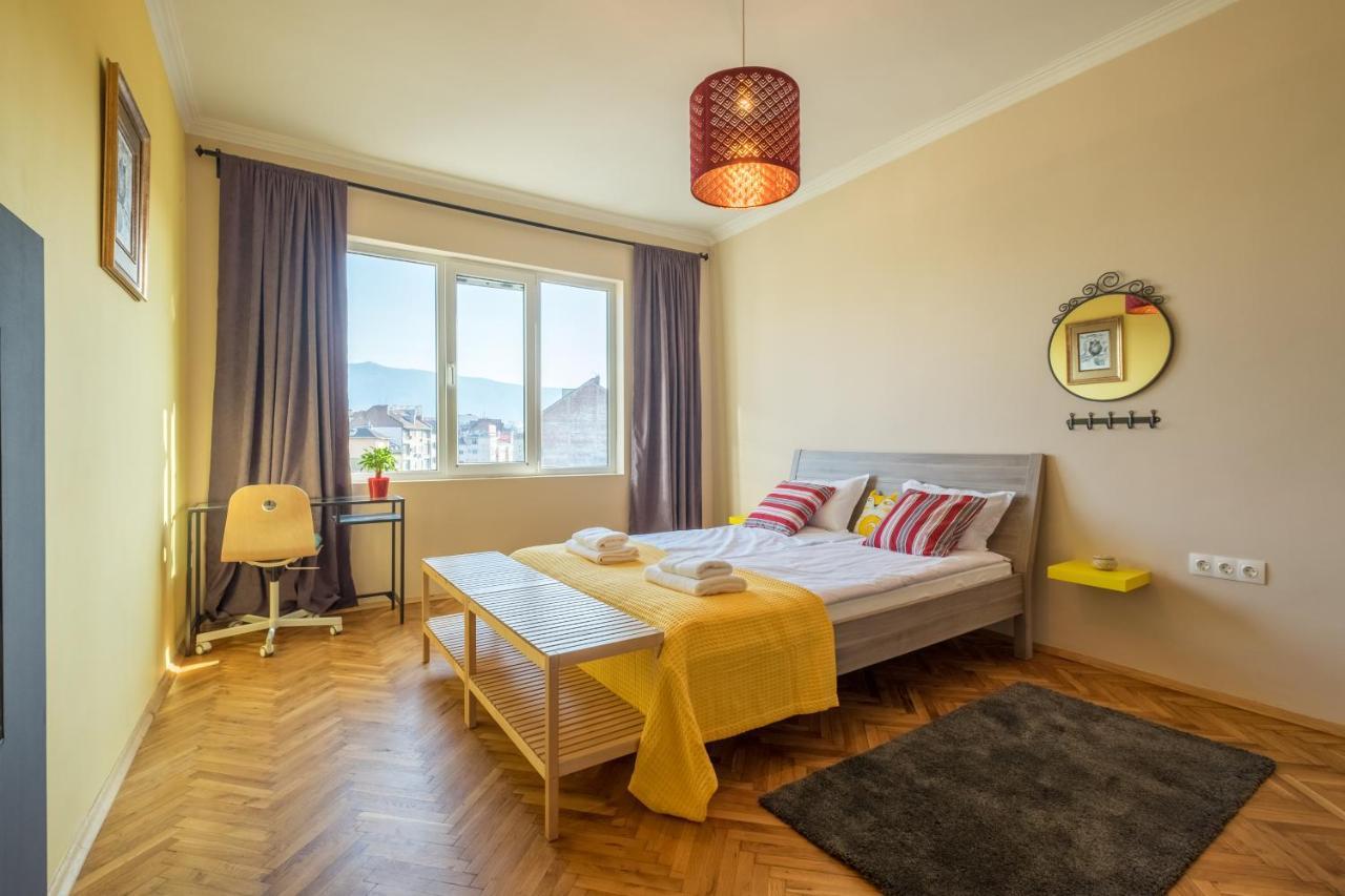 Artistic & Spacious 2Bd Central Apt By Flat Mаnager София Экстерьер фото