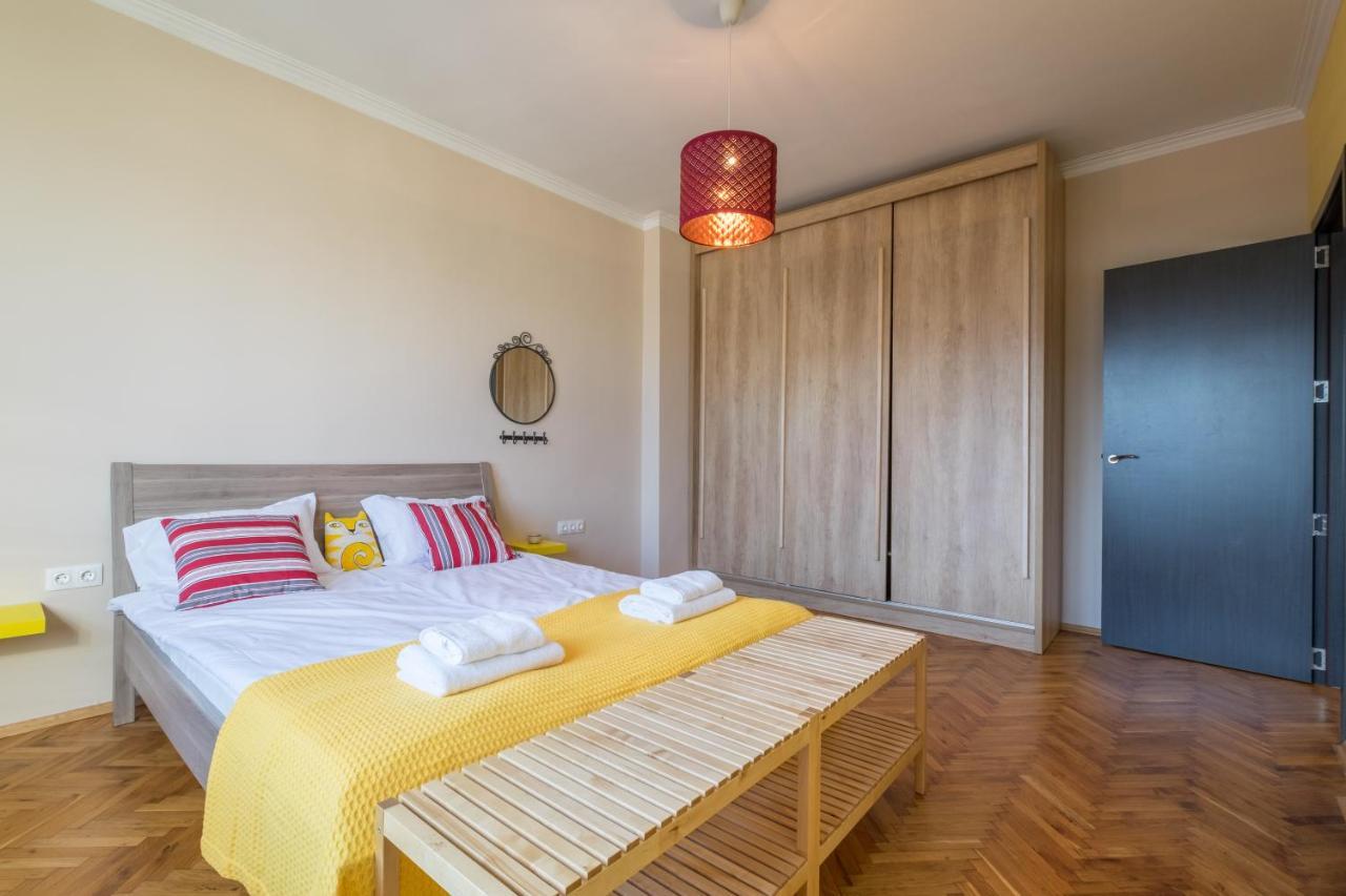 Artistic & Spacious 2Bd Central Apt By Flat Mаnager София Экстерьер фото
