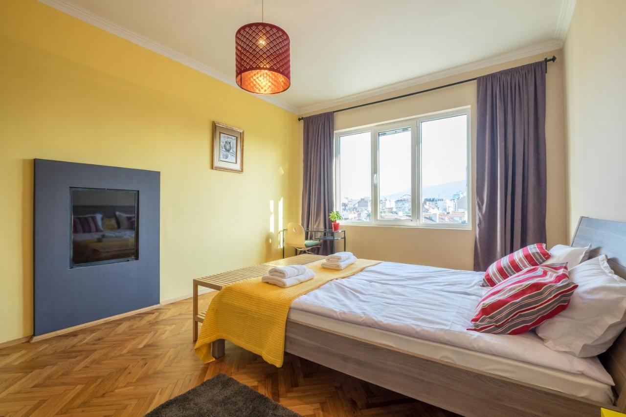 Artistic & Spacious 2Bd Central Apt By Flat Mаnager София Экстерьер фото