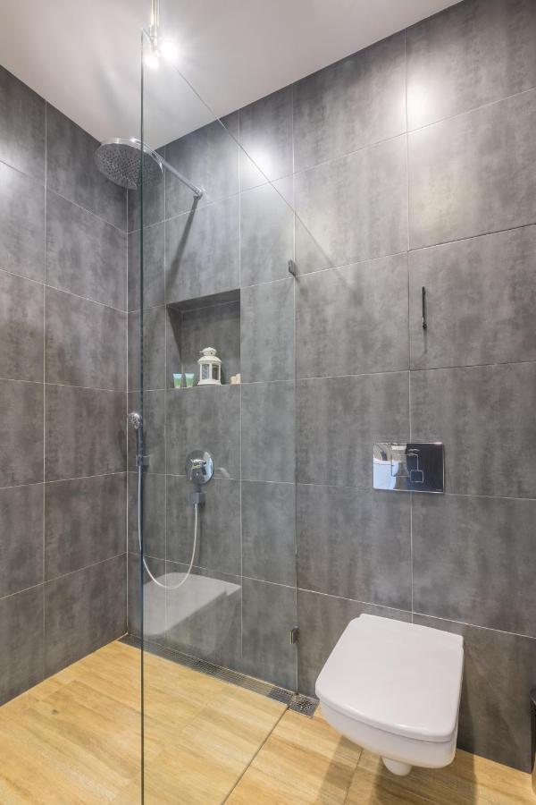 Artistic & Spacious 2Bd Central Apt By Flat Mаnager София Экстерьер фото