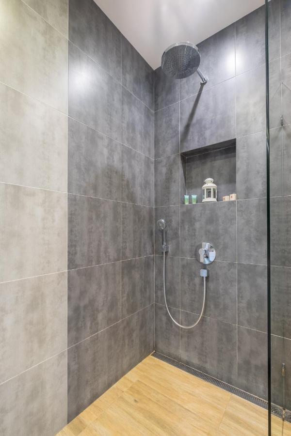 Artistic & Spacious 2Bd Central Apt By Flat Mаnager София Экстерьер фото
