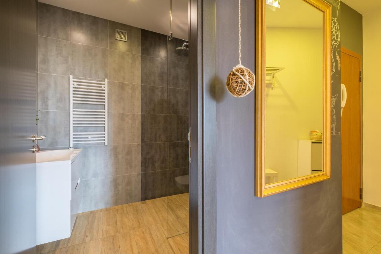 Artistic & Spacious 2Bd Central Apt By Flat Mаnager София Экстерьер фото