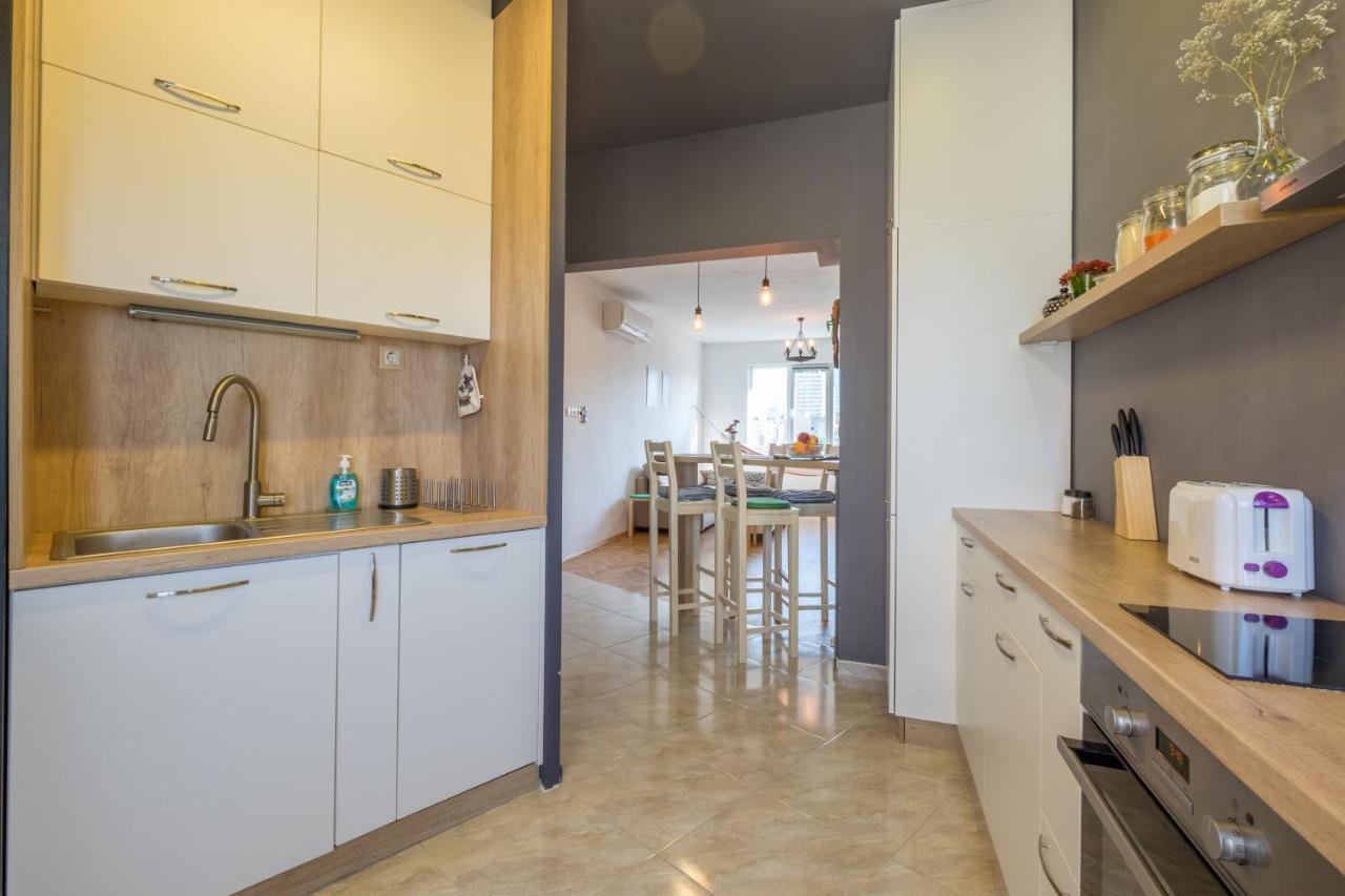 Artistic & Spacious 2Bd Central Apt By Flat Mаnager София Экстерьер фото