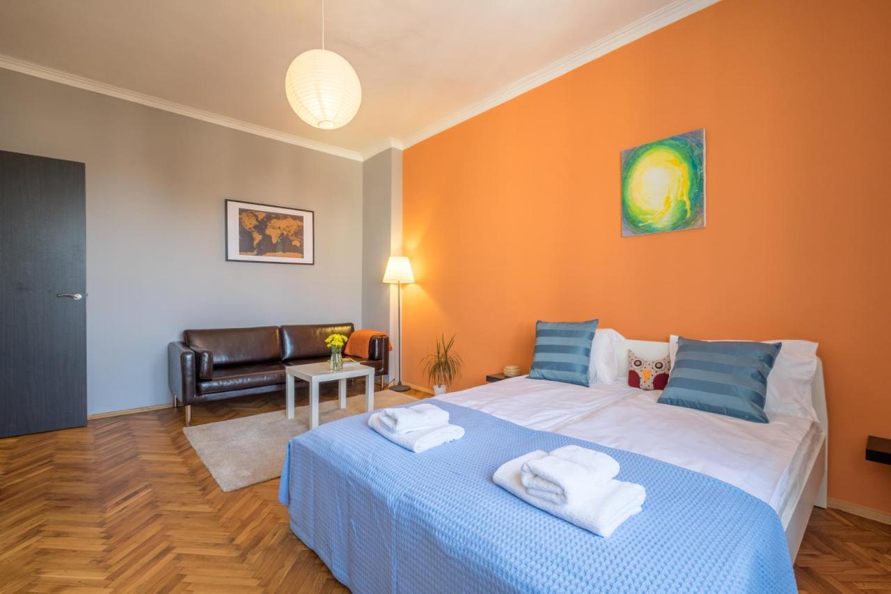 Artistic & Spacious 2Bd Central Apt By Flat Mаnager София Экстерьер фото