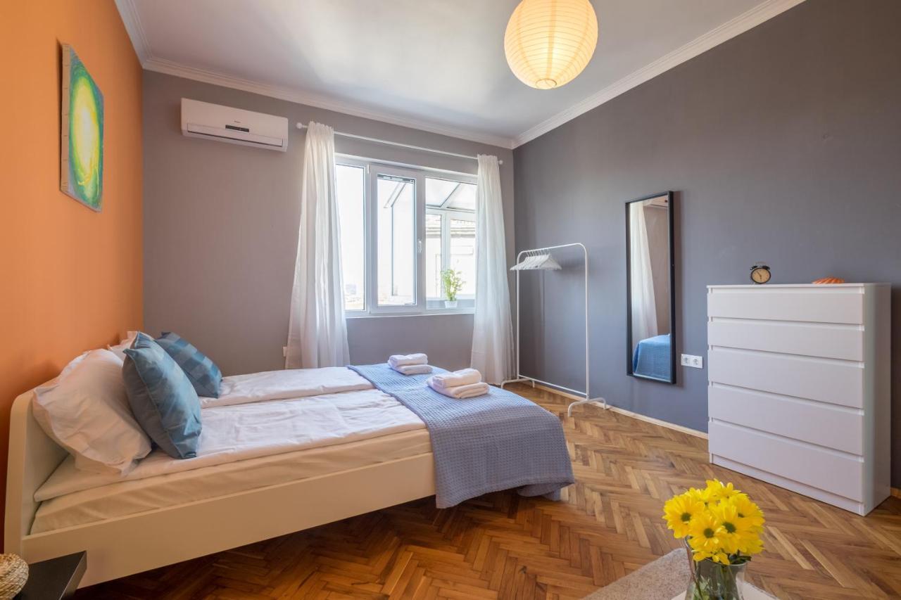 Artistic & Spacious 2Bd Central Apt By Flat Mаnager София Экстерьер фото